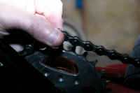 remove_chain_from_front_sprocket.jpg (29288 bytes)